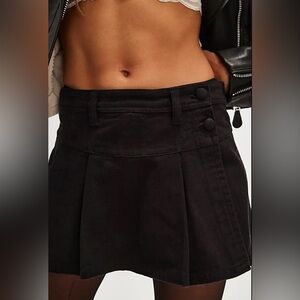 *NWOT* Free People Serena Pleated Mini Micro Skirt in Black